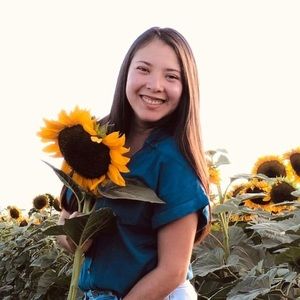 Meet your Posher, Rebeca